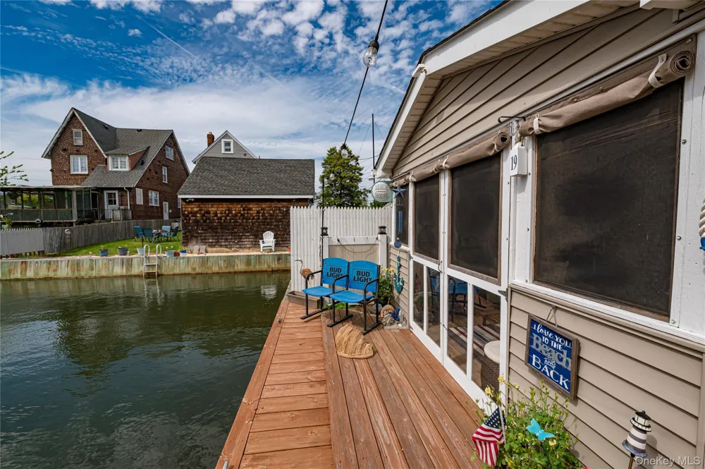 19 Buchanan Avenue Amity Harbor, NY 11701