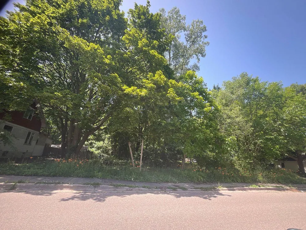 1320 Bryant Street Kalamazoo, MI 49001