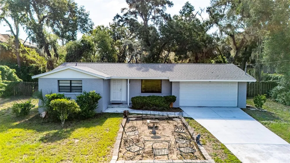 8214 VALRIE LANE Riverview, FL 33569
