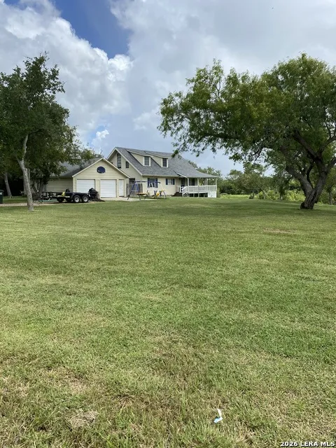 289 mission river oaks rd Woodsboro, TX 78393