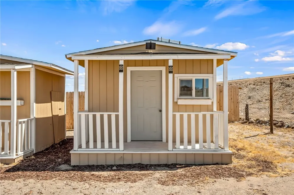 441 F Needles, CA 92363