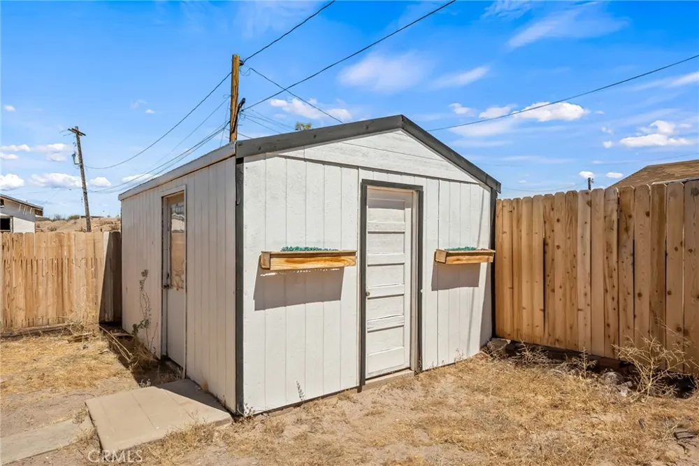 441 F Needles, CA 92363