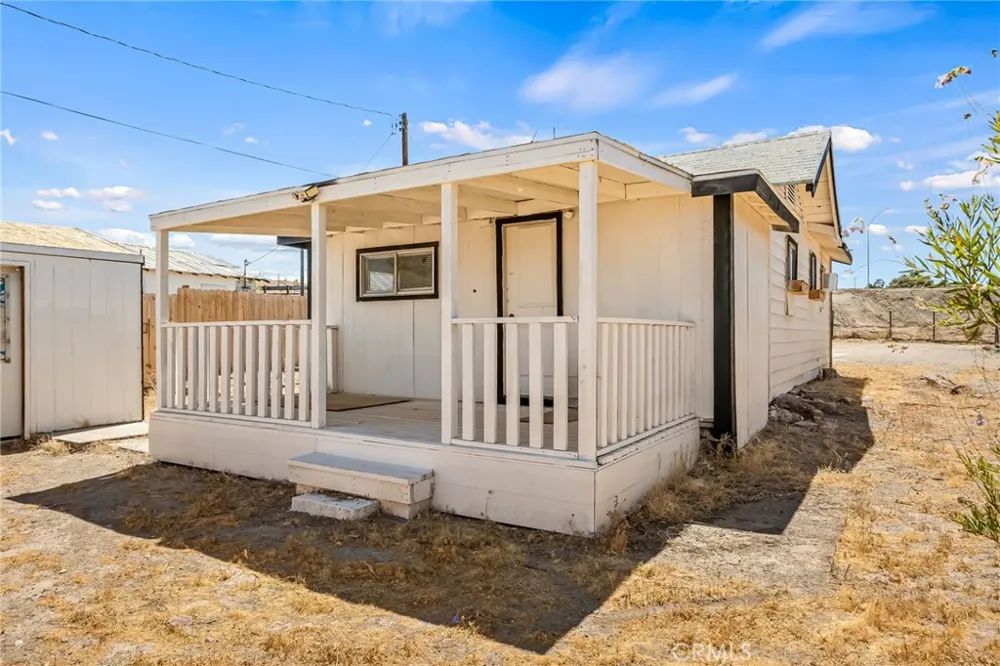 441 F Needles, CA 92363