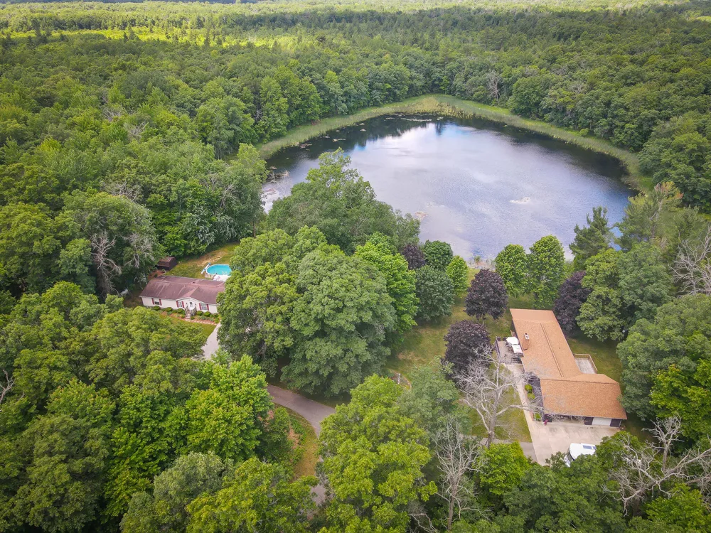 9411 Maple Hill Road Howard City, MI 49329