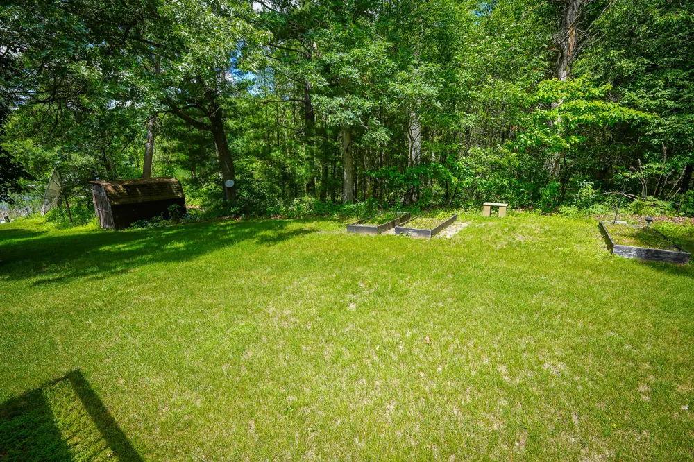 9411 Maple Hill Road Howard City, MI 49329