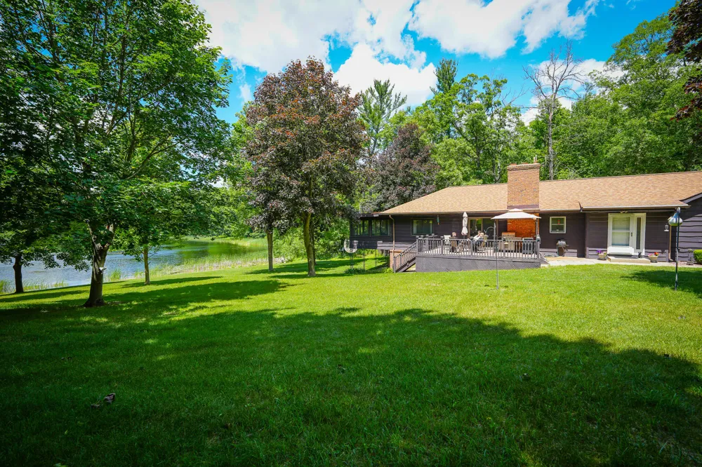 9411 Maple Hill Road Howard City, MI 49329