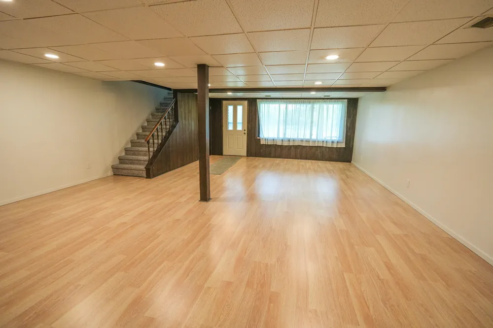 9411 Maple Hill Road Howard City, MI 49329