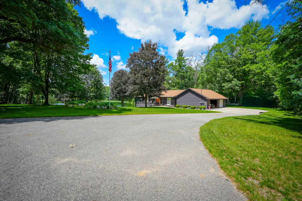 9411 Maple Hill Road Howard City, MI 49329