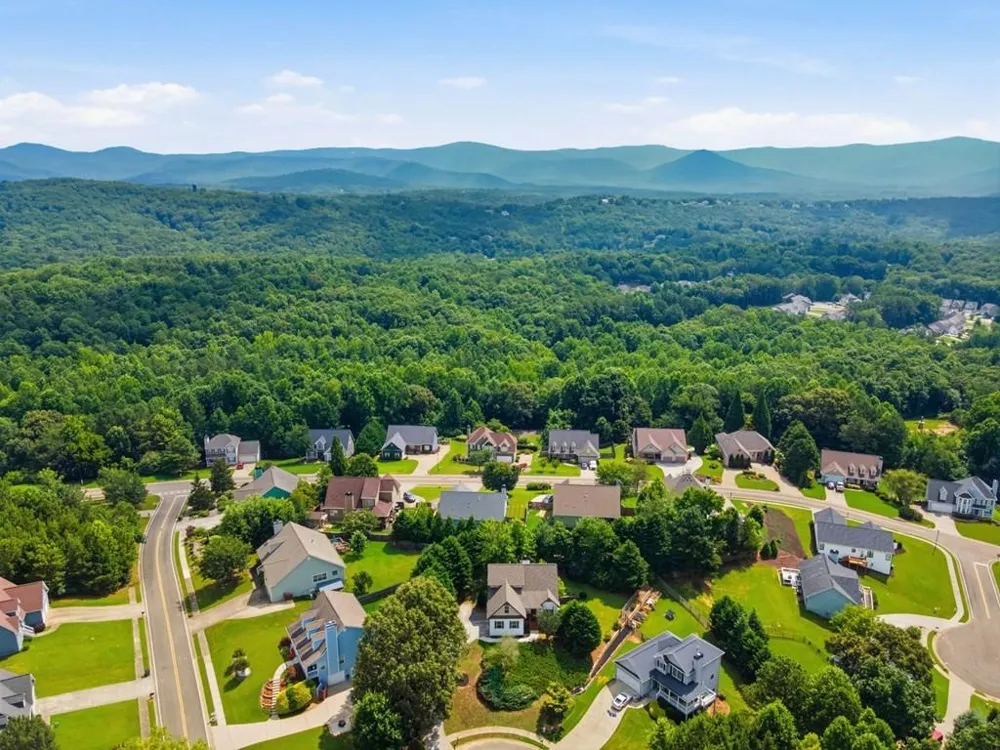 105 Arbor Hills Circle Talking Rock, GA 30175