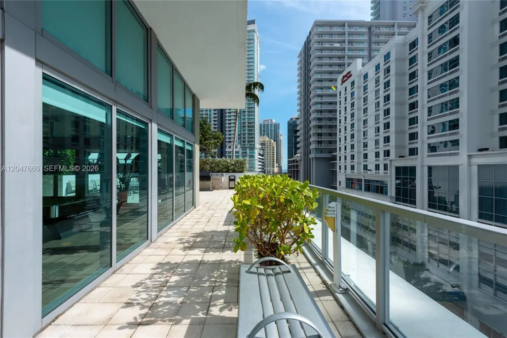 79 SW 12th St #1105-S Miami, FL 33130