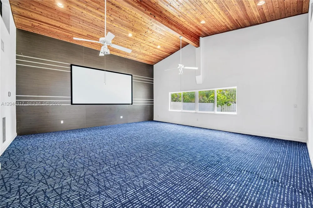 12525 SW 68th Ct Pinecrest, FL 33156