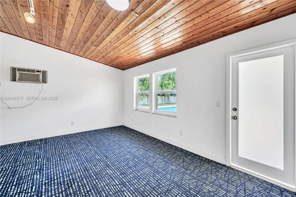 12525 SW 68th Ct Pinecrest, FL 33156