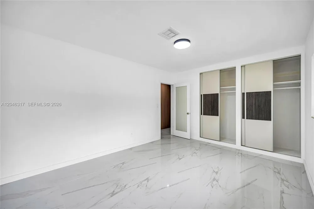 12525 SW 68th Ct Pinecrest, FL 33156