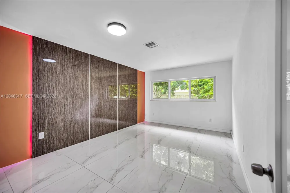 12525 SW 68th Ct Pinecrest, FL 33156
