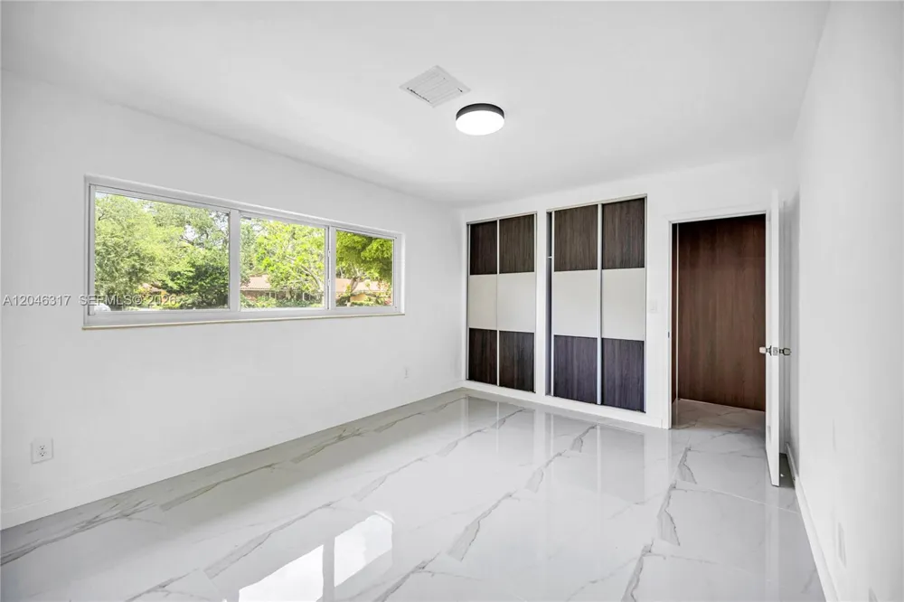 12525 SW 68th Ct Pinecrest, FL 33156