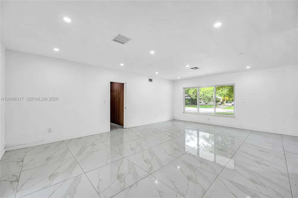 12525 SW 68th Ct Pinecrest, FL 33156