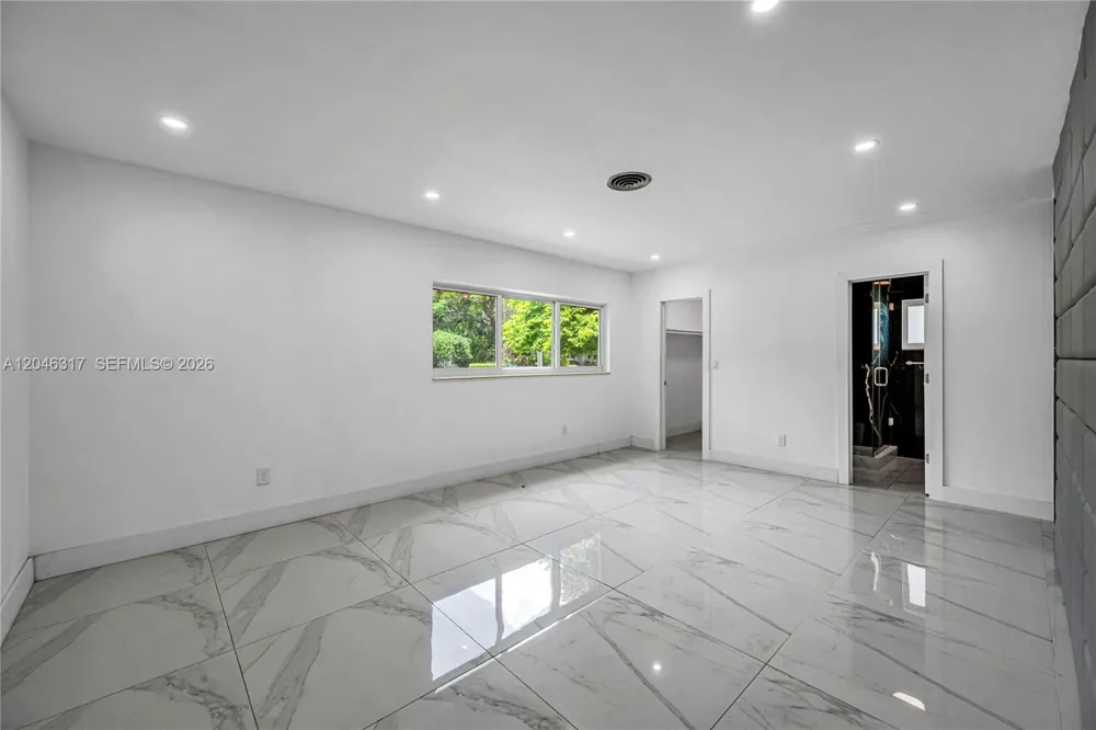 12525 SW 68th Ct Pinecrest, FL 33156