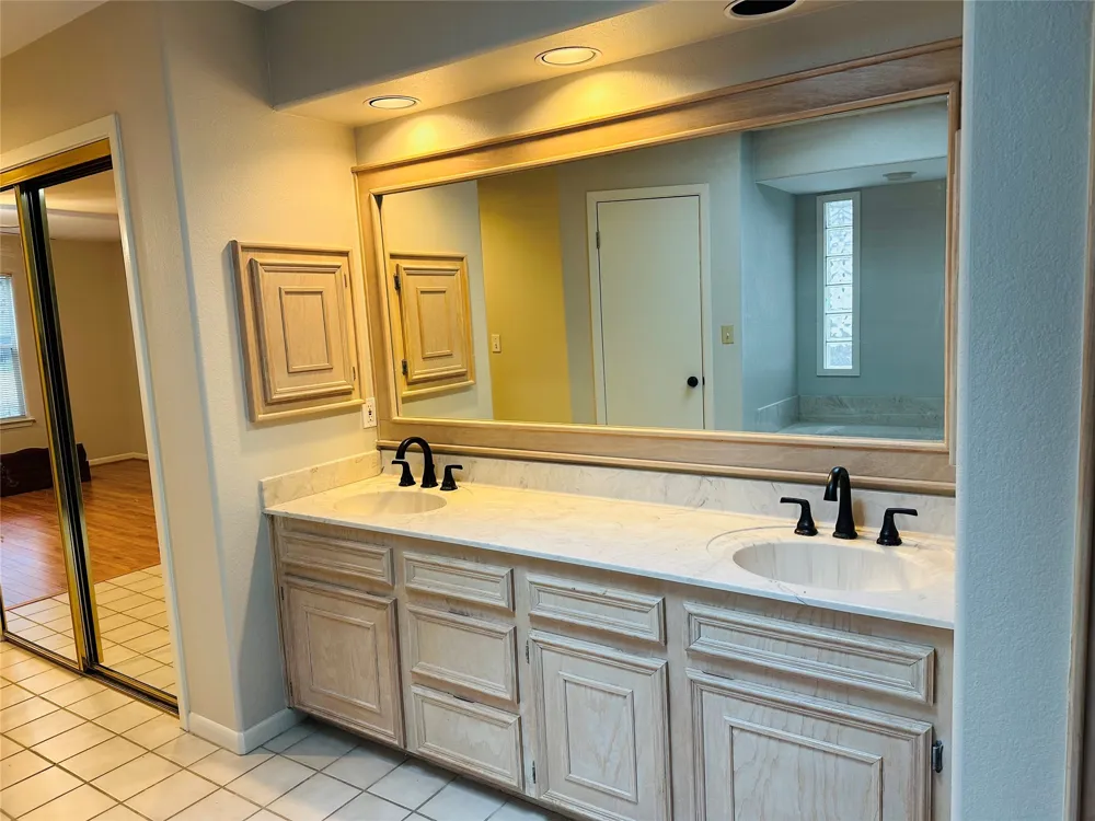 27 Par View Drive Wimberley, TX 78676