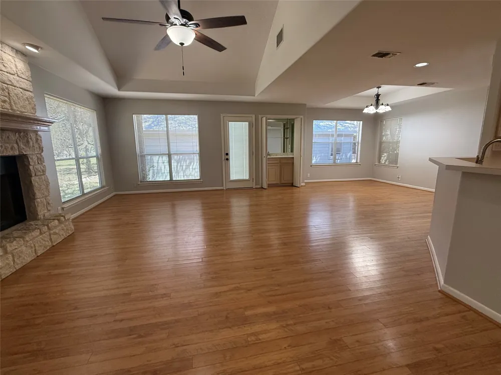 27 Par View Drive Wimberley, TX 78676