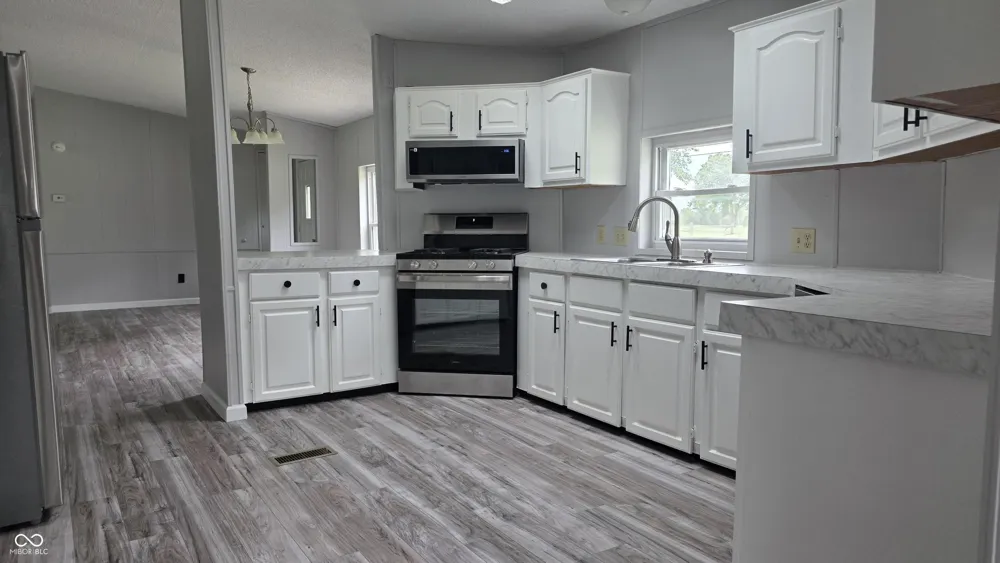 562 S 400 E Kokomo, IN 46902