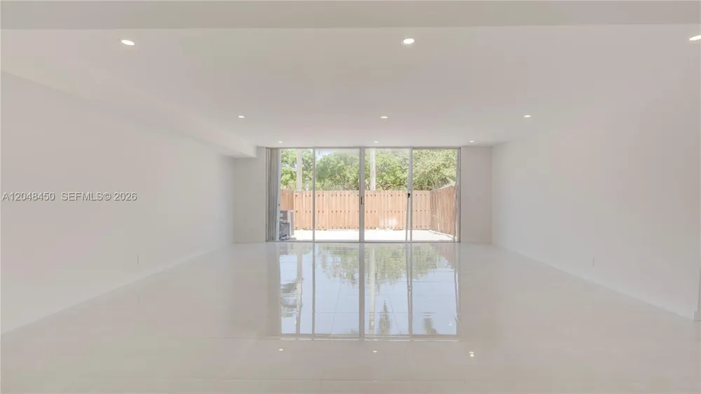 933 NE 24th Ave #169 Hallandale Beach, FL 33009