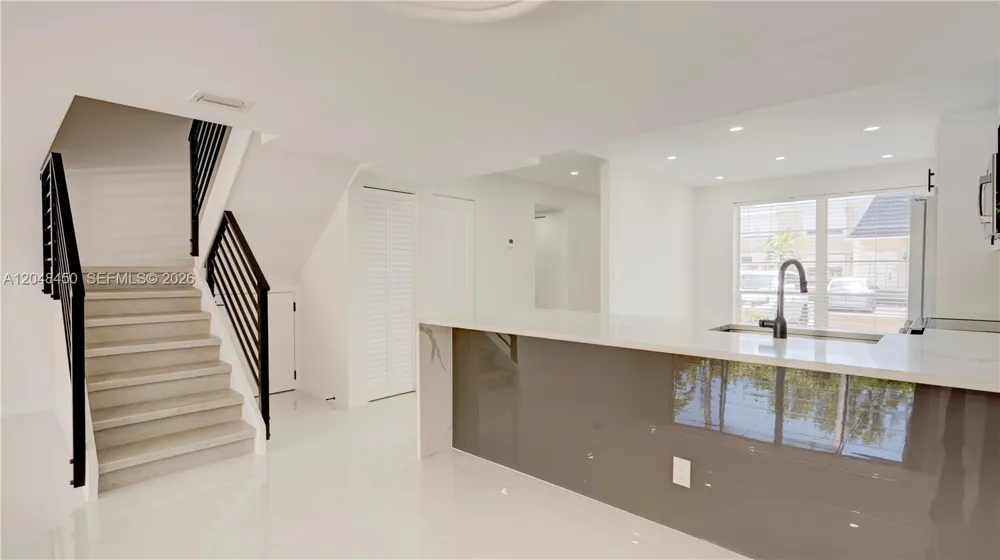 933 NE 24th Ave #169 Hallandale Beach, FL 33009