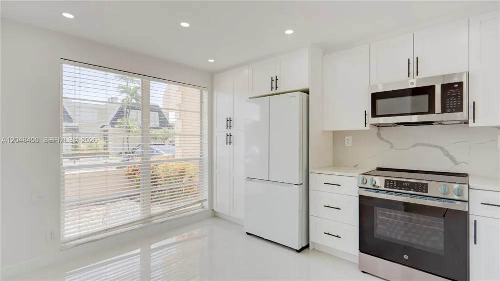 933 NE 24th Ave #169 Hallandale Beach, FL 33009