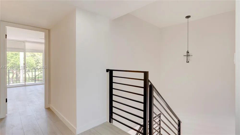 933 NE 24th Ave #169 Hallandale Beach, FL 33009
