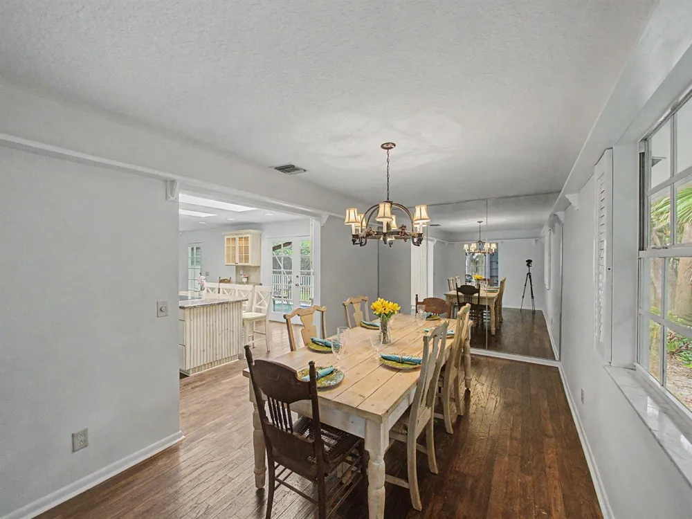 14 Emarita Way Sewalls Point, FL 34996
