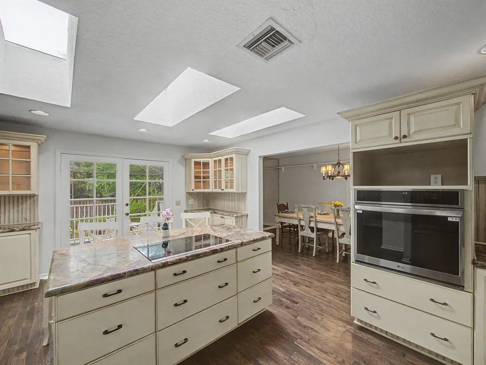 14 Emarita Way Sewalls Point, FL 34996