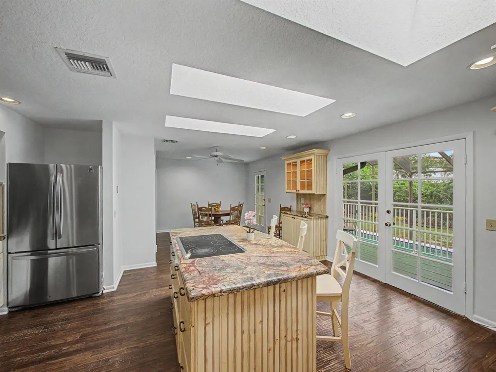 14 Emarita Way Sewalls Point, FL 34996