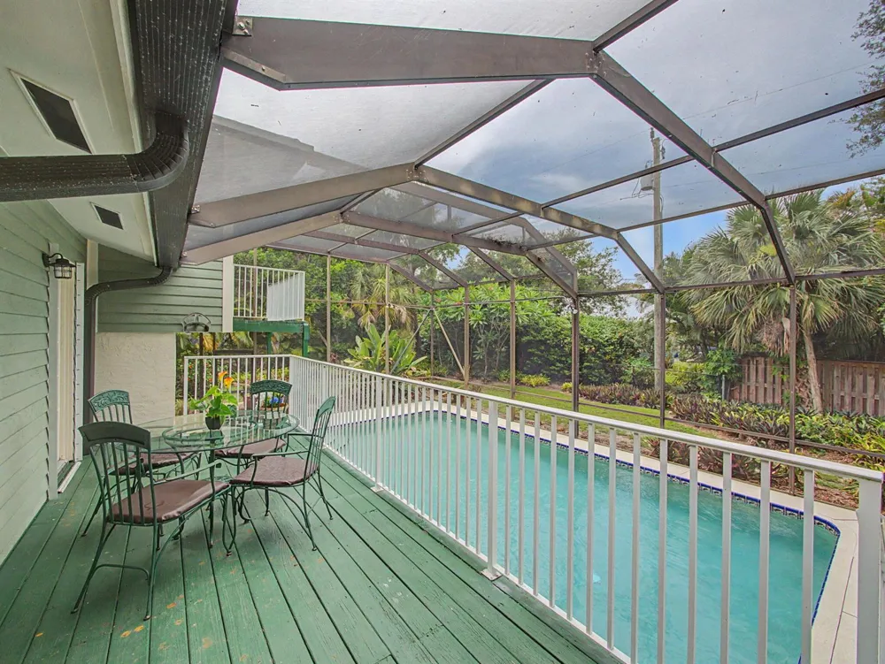 14 Emarita Way Sewalls Point, FL 34996
