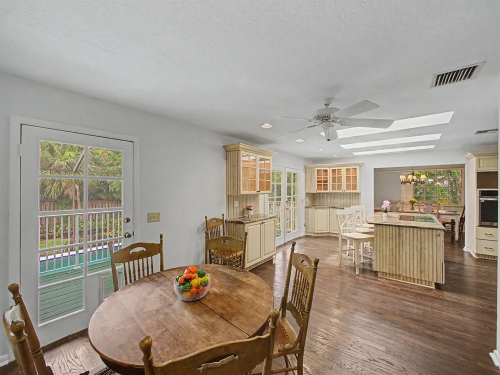 14 Emarita Way Sewalls Point, FL 34996