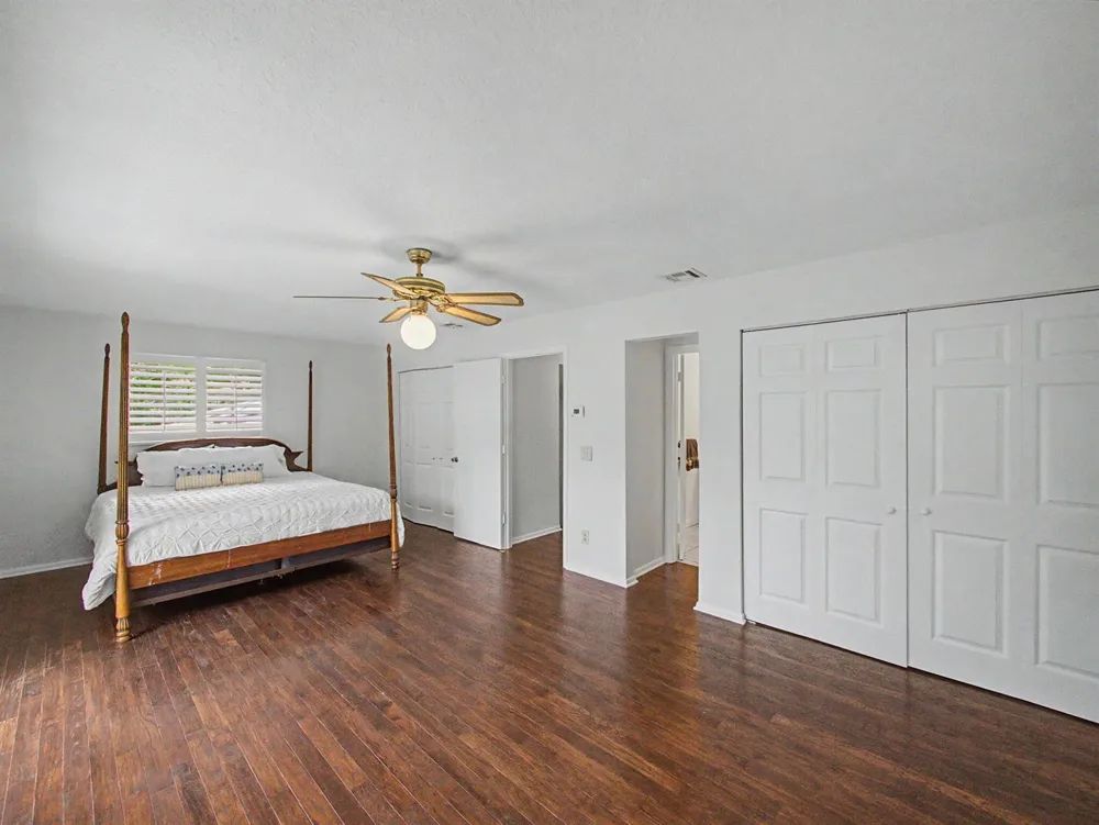 14 Emarita Way Sewalls Point, FL 34996