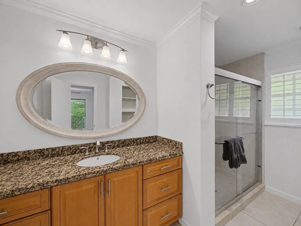 14 Emarita Way Sewalls Point, FL 34996