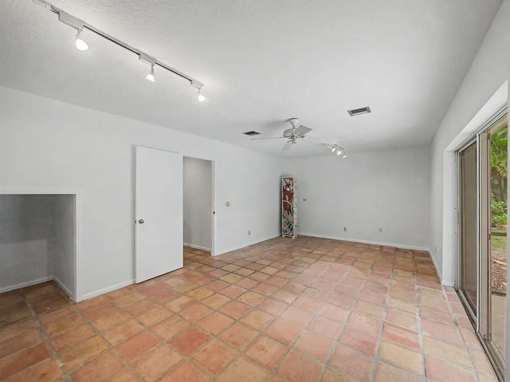 14 Emarita Way Sewalls Point, FL 34996