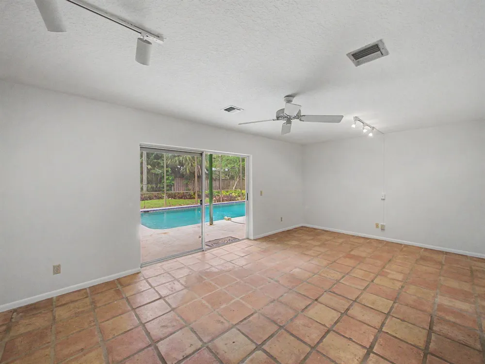 14 Emarita Way Sewalls Point, FL 34996