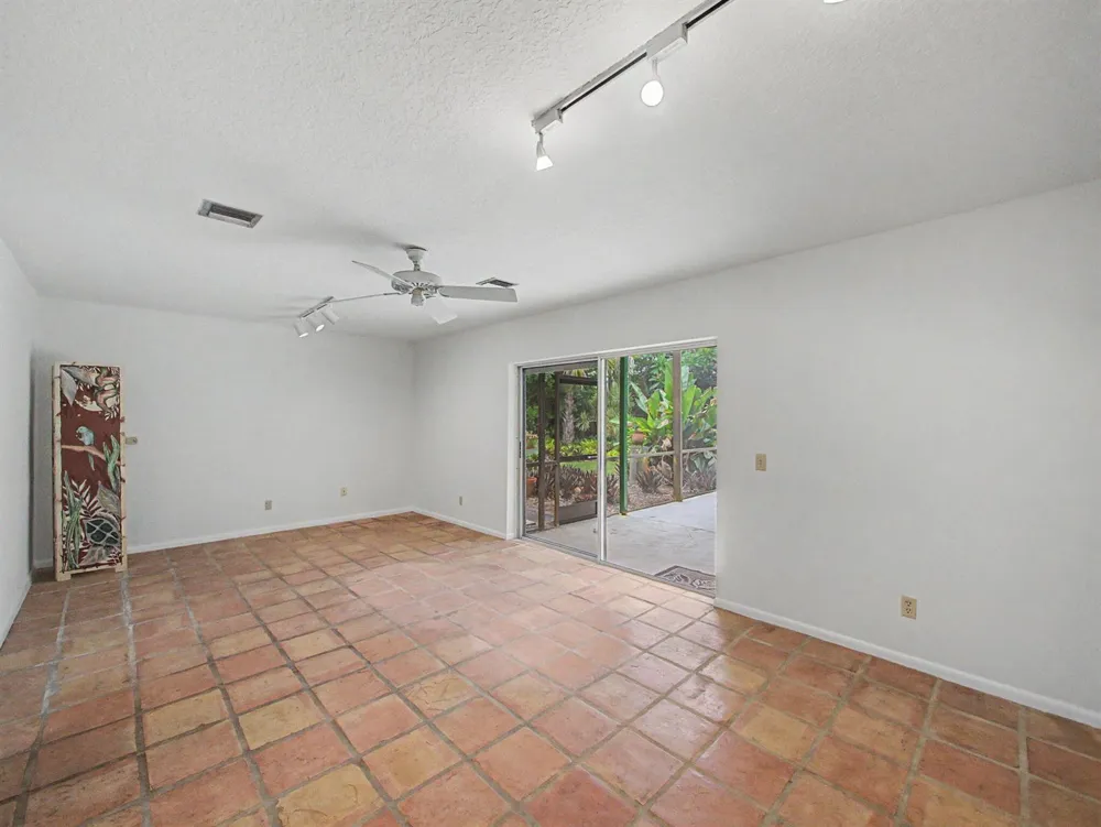 14 Emarita Way Sewalls Point, FL 34996