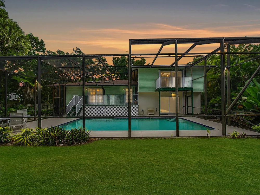 14 Emarita Way Sewalls Point, FL 34996