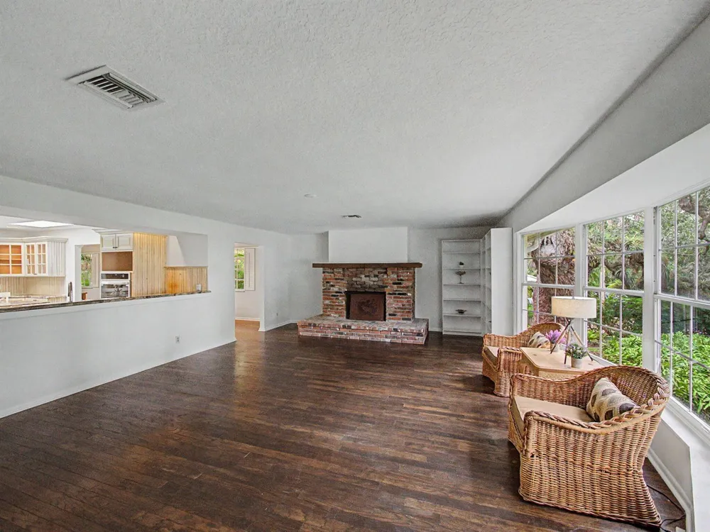 14 Emarita Way Sewalls Point, FL 34996