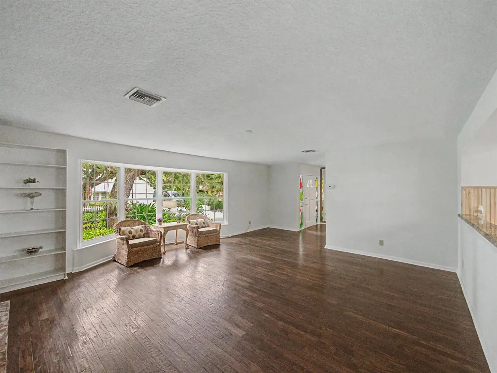 14 Emarita Way Sewalls Point, FL 34996