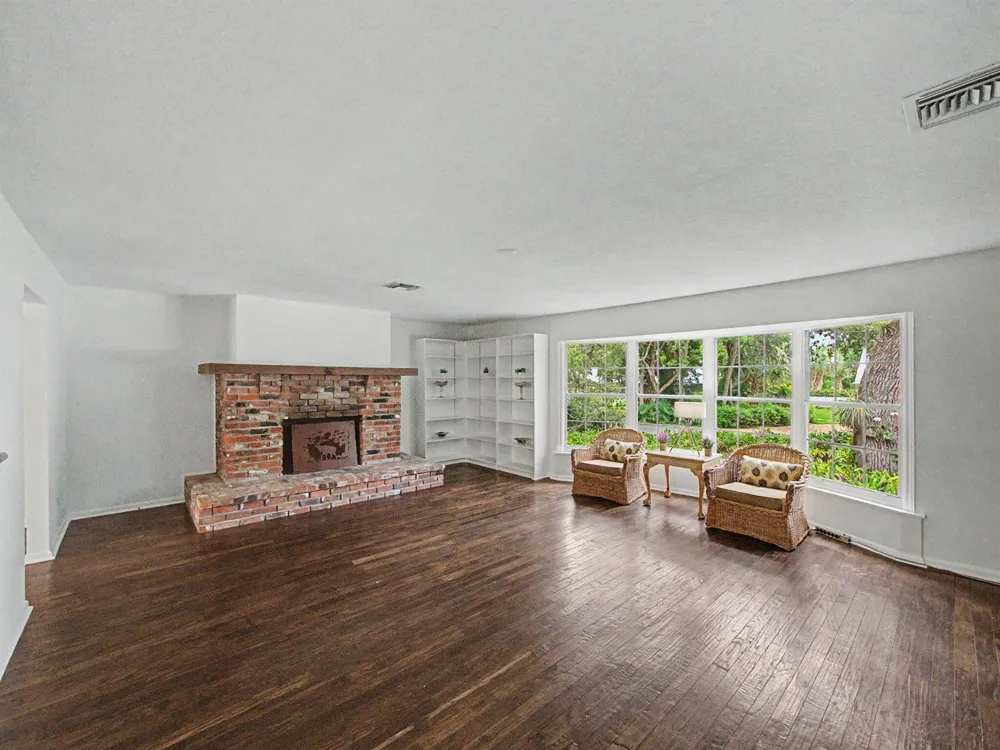 14 Emarita Way Sewalls Point, FL 34996