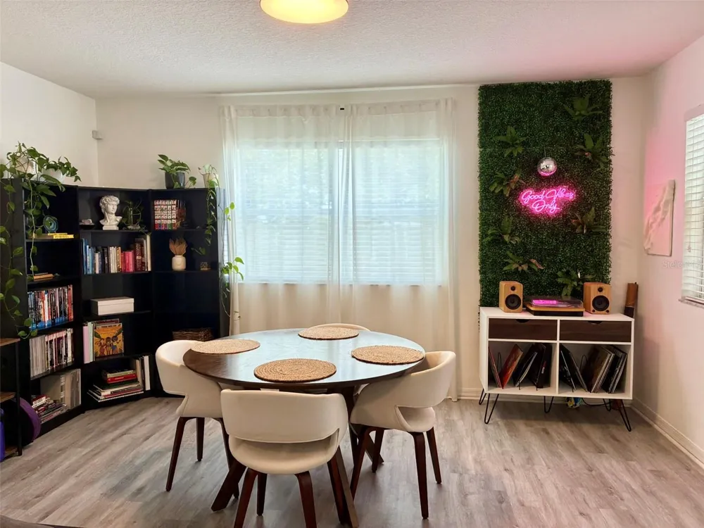 8026 CARRIAGE POINTE DRIVE Gibsonton, FL 33534