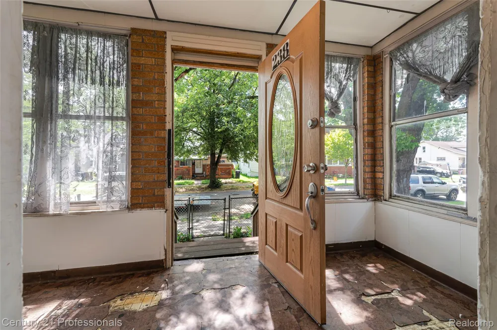 238 Richter St Street River Rouge City, MI 48218