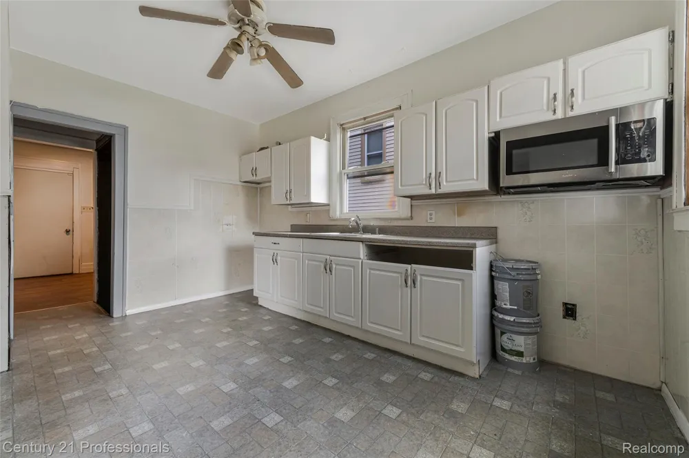 238 Richter St Street River Rouge City, MI 48218