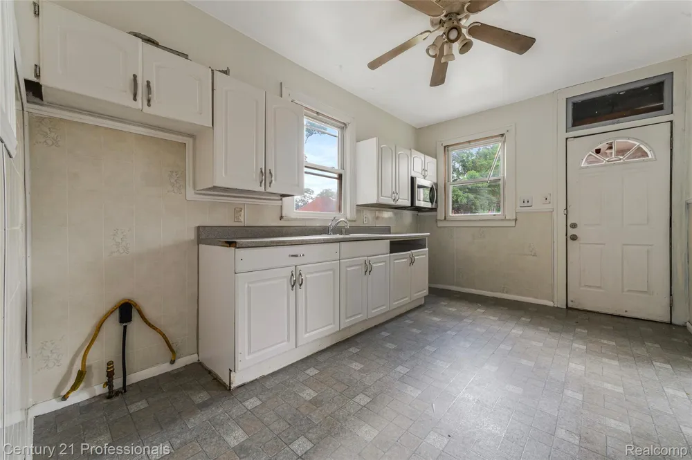 238 Richter St Street River Rouge City, MI 48218