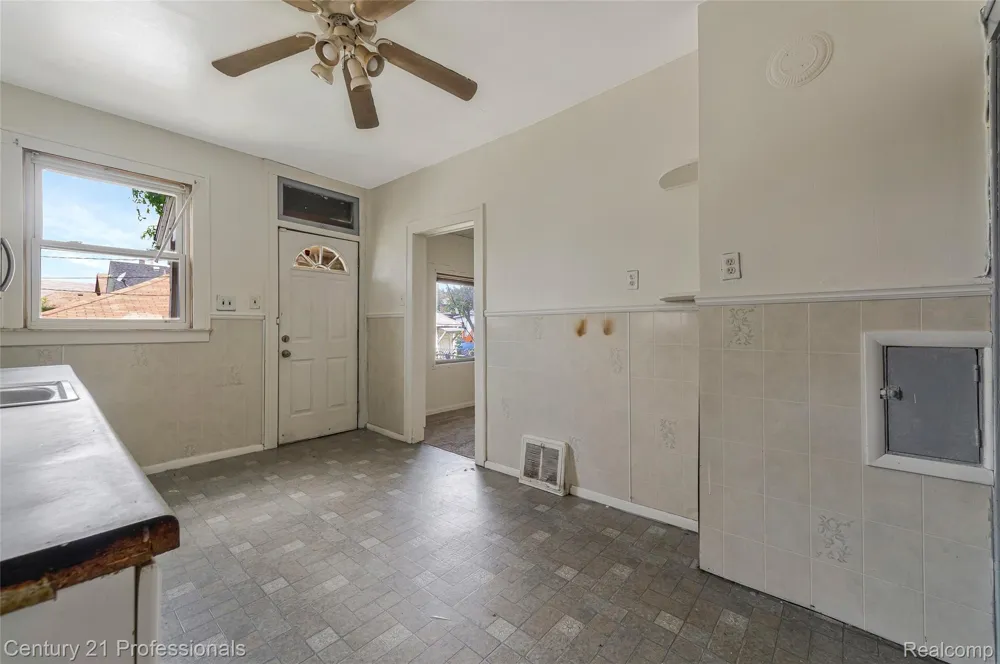 238 Richter St Street River Rouge City, MI 48218