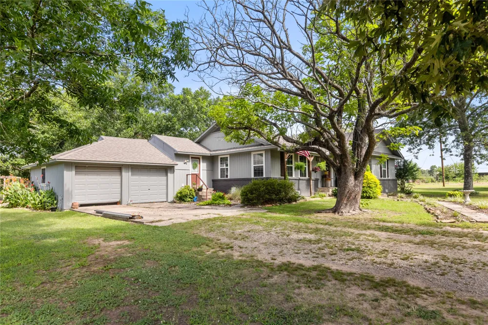 2461 County Road 44800 Blossom, TX 75416
