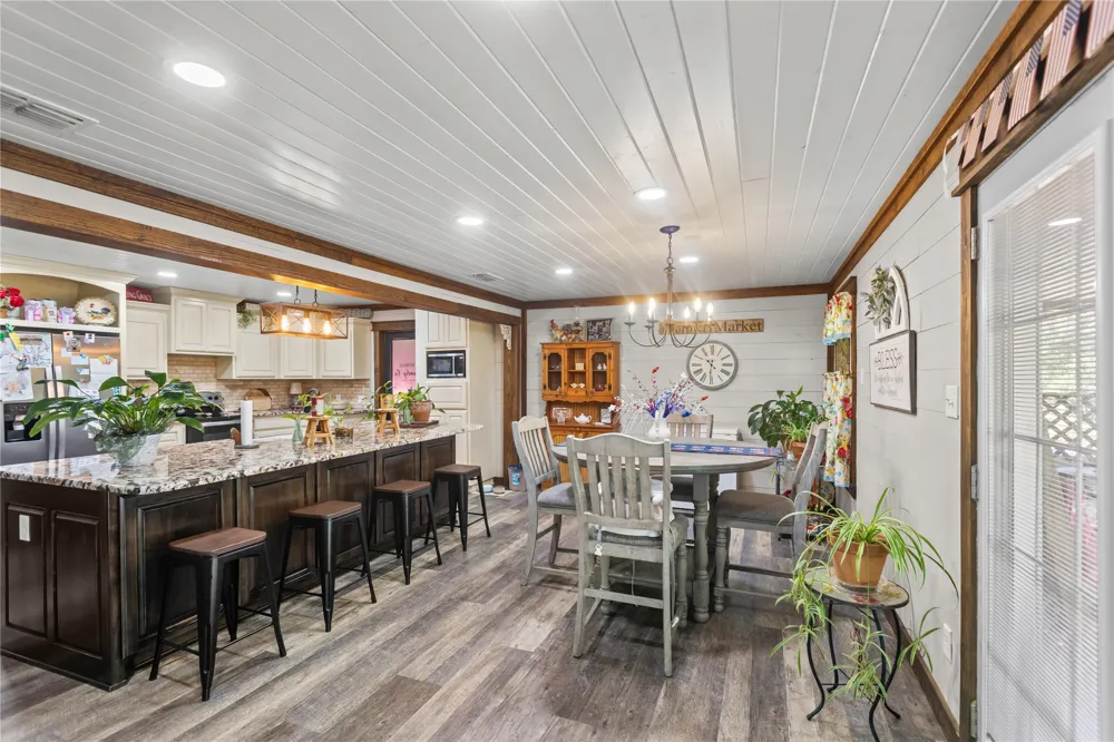 2461 County Road 44800 Blossom, TX 75416
