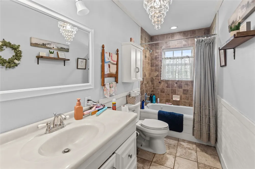 2461 County Road 44800 Blossom, TX 75416